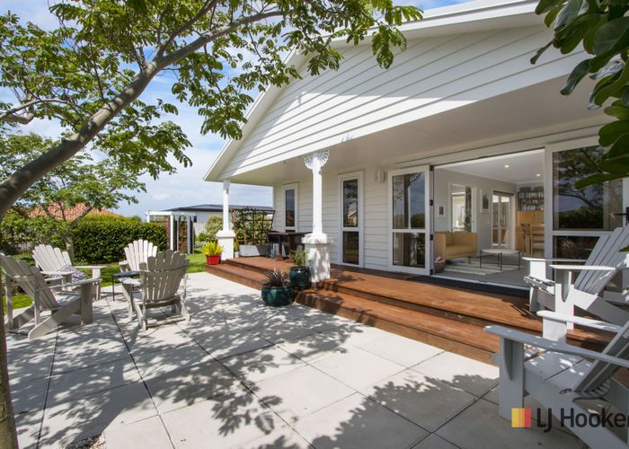  at 4 SEA VSTA, Athenree, Waihi Beach