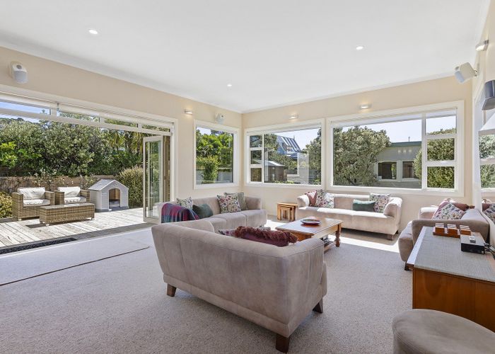  at 98 Apu Crescent, Lyall Bay, Wellington