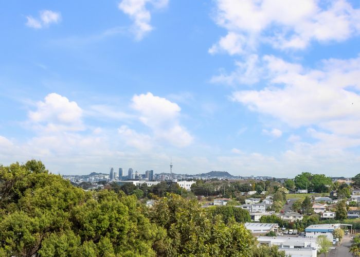  at 7/69 Target Road, Glenfield, North Shore City, Auckland