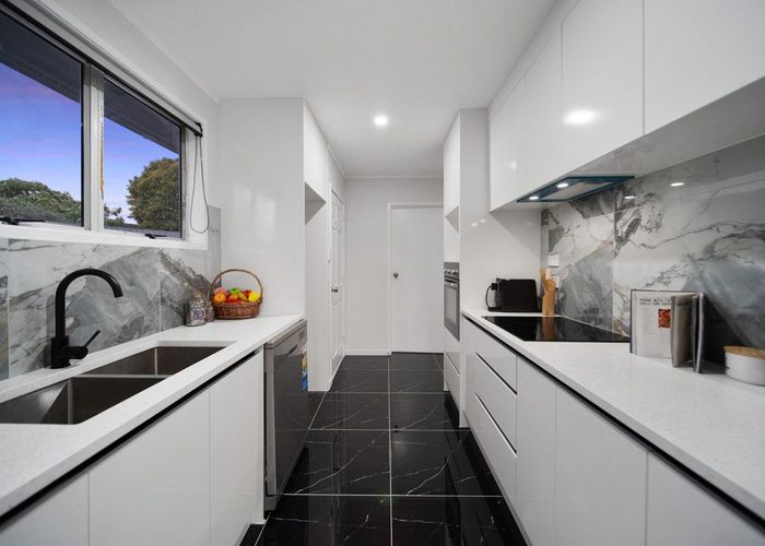  at 7 Slim Place, Clendon Park, Auckland