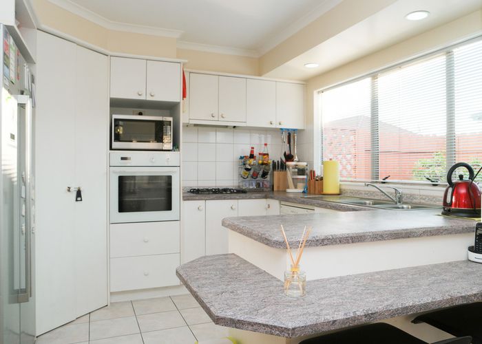  at 178 Botany Road, Botany Downs, Auckland