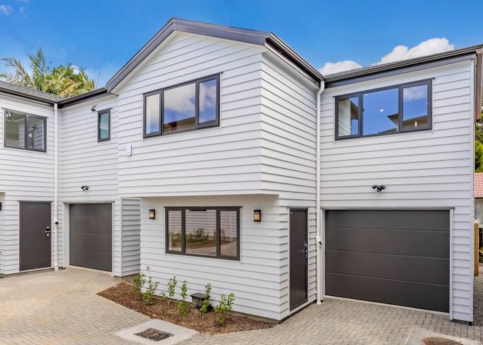  at 1/37 Allington Road, Massey, Waitakere City, Auckland