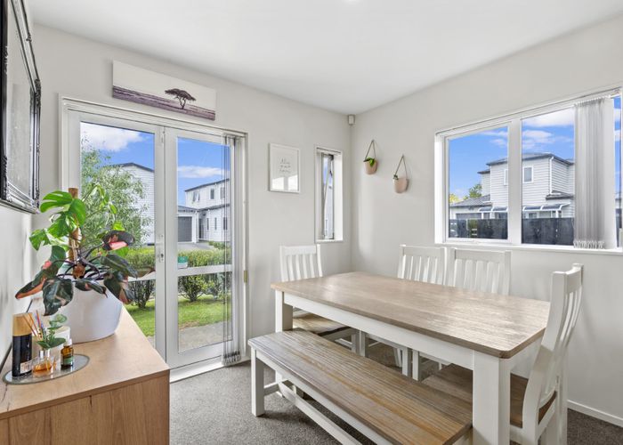  at 8 Divide Loop, Takanini, Auckland