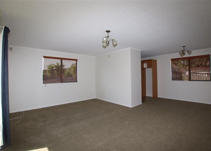  at 19 Taranui Place, Henderson, Waitakere City, Auckland