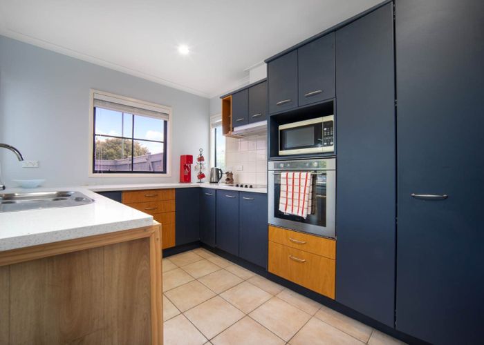  at 46 Hillwell Drive, Henderson, Waitakere City, Auckland