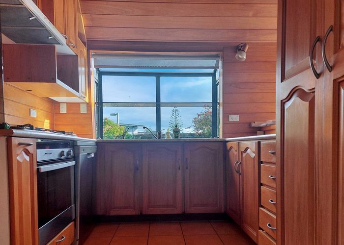  at 7 Sunrise Lane, Te Atatu South, Waitakere City, Auckland
