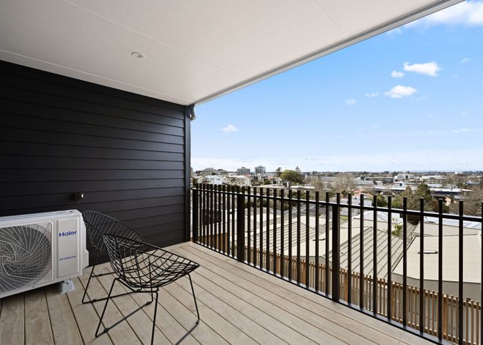  at 4/12 Ruakiwi Road, Hamilton Lake, Hamilton, Waikato