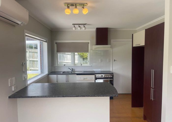  at 4/4 Penzance Road, Mairangi Bay, North Shore City, Auckland