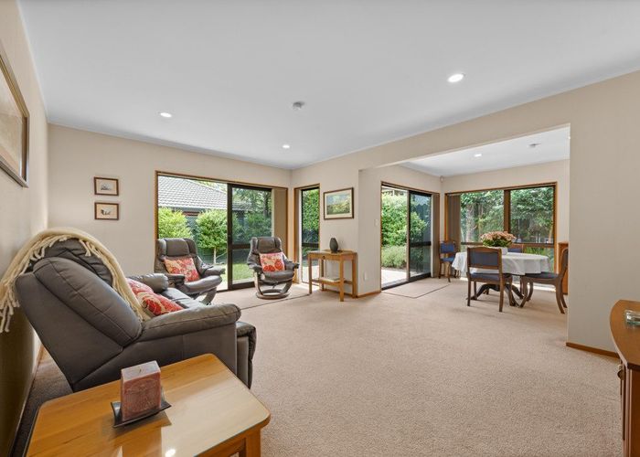  at 3/6 Kookaburra Place, Botany Downs, Manukau City, Auckland