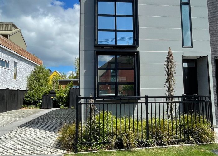  at 1/27 Gracefield Ave, City Centre, Christchurch City, Canterbury