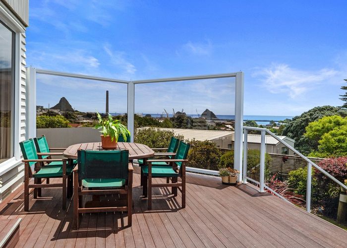  at 410 Devon Street West, Lynmouth, New Plymouth
