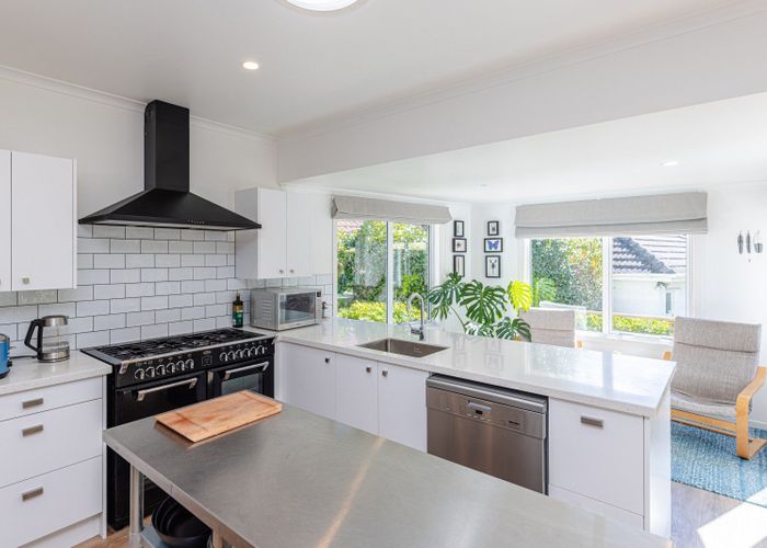  at 14 Oakland Avenue, Saint Johns Hill, Whanganui