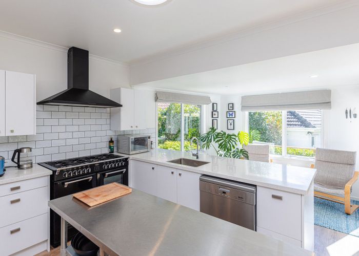  at 14 Oakland Avenue, Saint Johns Hill, Whanganui, Manawatu / Whanganui