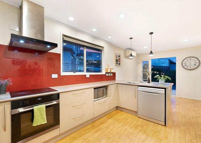  at 86 Rosewarne Crescent, Glendene, Waitakere City, Auckland
