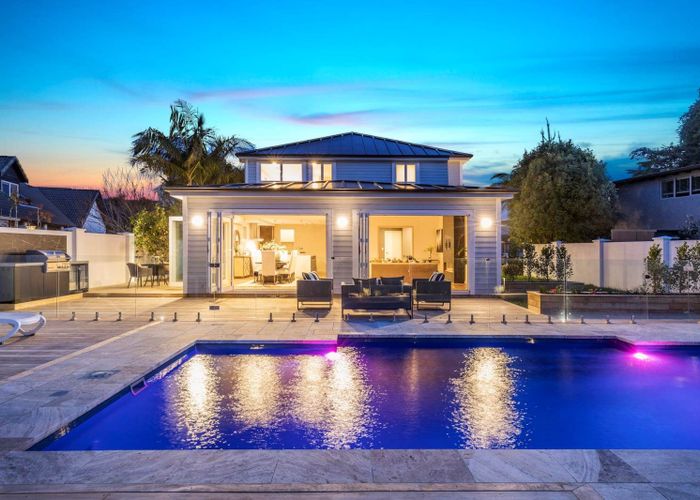  at 19 Oak Manor Drive, Albany, North Shore City, Auckland