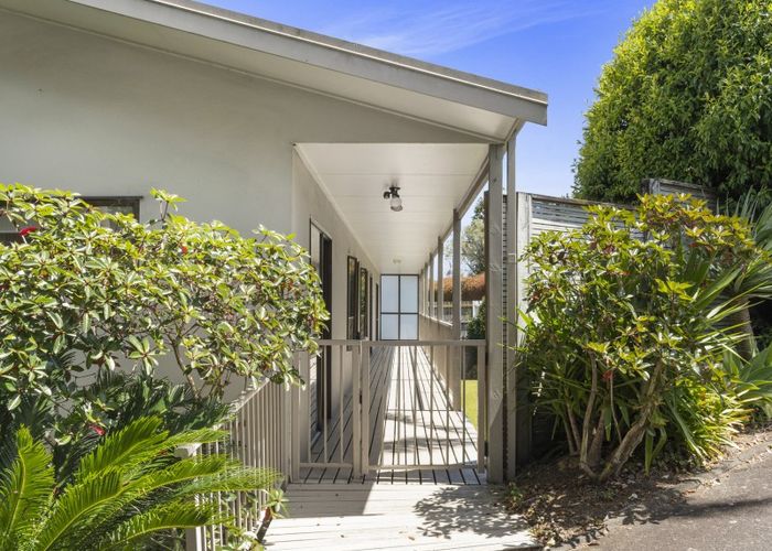  at 1215 Cameron Road, Gate Pa, Tauranga