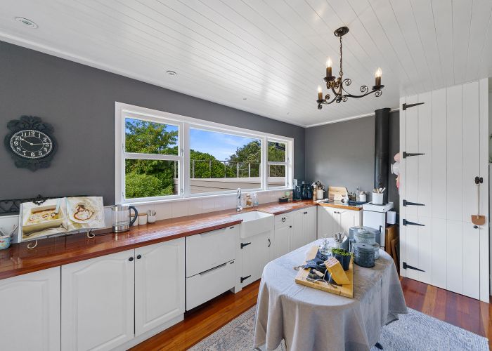 at 43 Korokoro Road, Korokoro, Lower Hutt