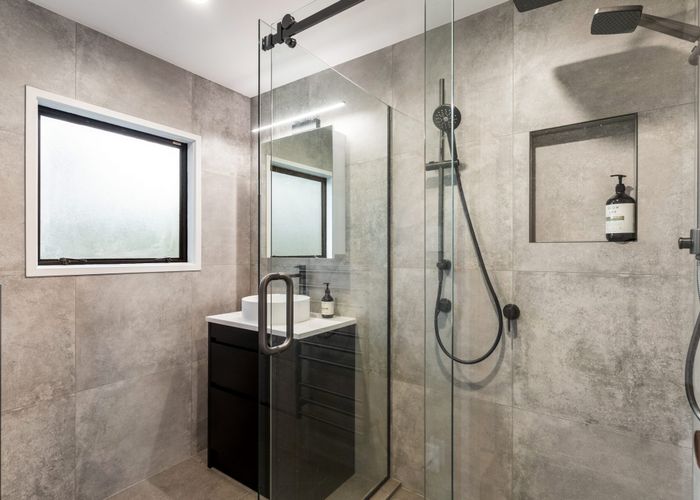  at 4 Lowell Place, Massey, Waitakere City, Auckland
