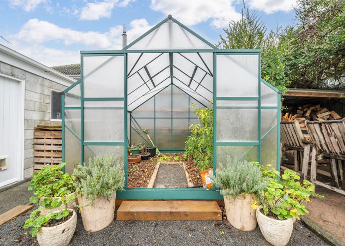  at 8A Willow Grove, Ebdentown, Upper Hutt