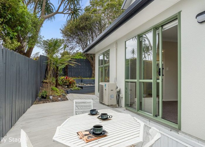  at 6 Chadlington Avenue, Henderson, Waitakere City, Auckland