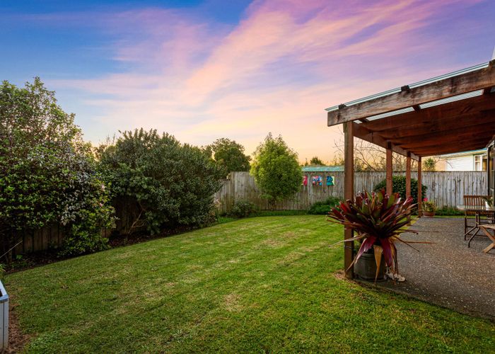  at 9/56 Larnoch Road, Henderson, Waitakere City, Auckland