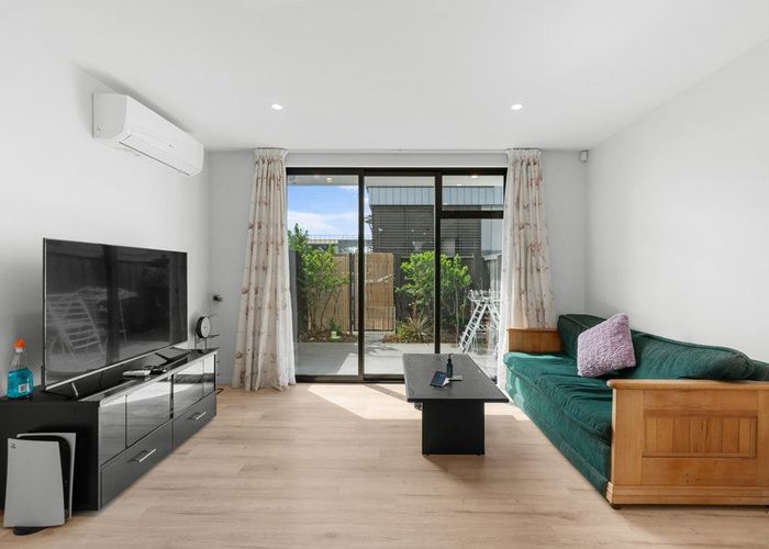  at 3/8 New Brighton Road, Shirley, Christchurch