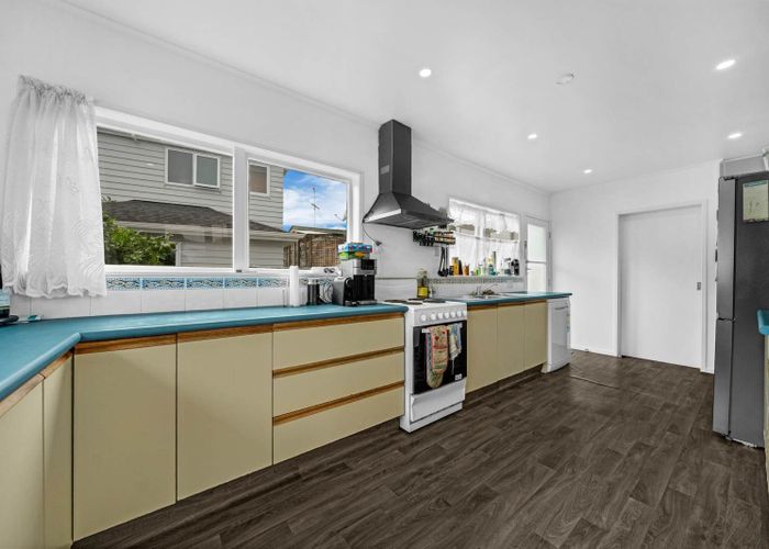  at 8  Malvina Place, Bucklands Beach, Manukau City, Auckland
