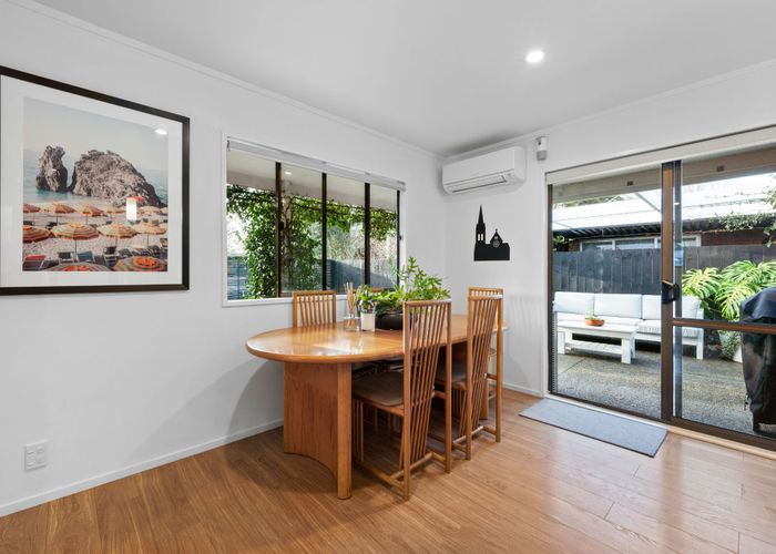  at 6 Gulliver Place, Conifer Grove, Takanini