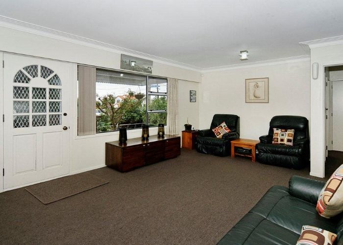 at 1/17 Woodward Road, Mount Albert, Auckland