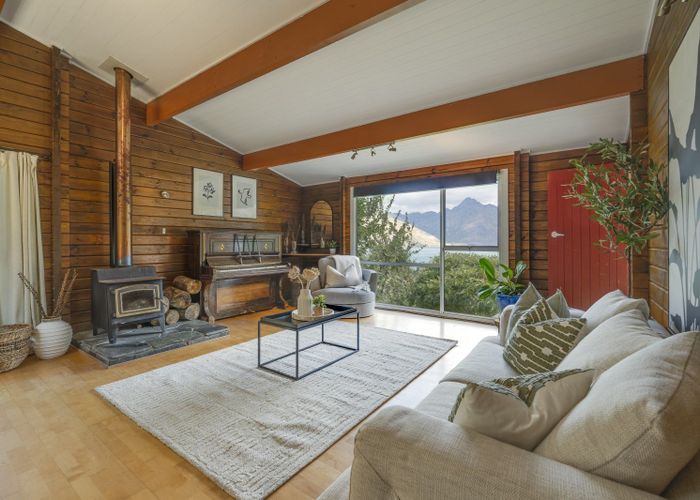  at 22 McKerrow Place, Sunshine Bay, Queenstown