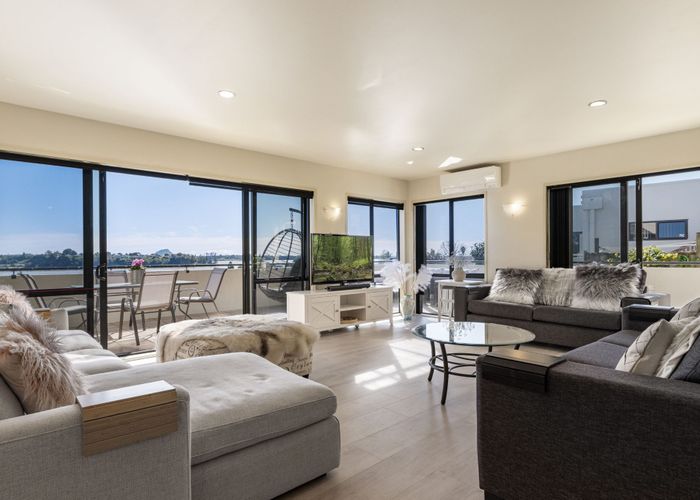  at 8 Lorrigan Way, Welcome Bay, Tauranga, Bay Of Plenty