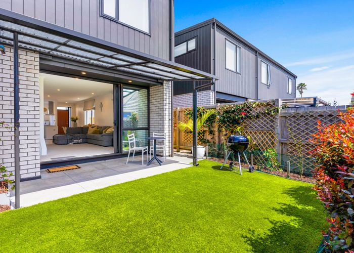  at 7 Manahi Lane, Panmure, Auckland