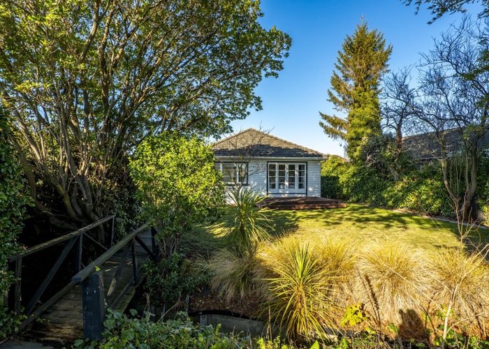  at 27 Aorangi Road, Bryndwr, Christchurch