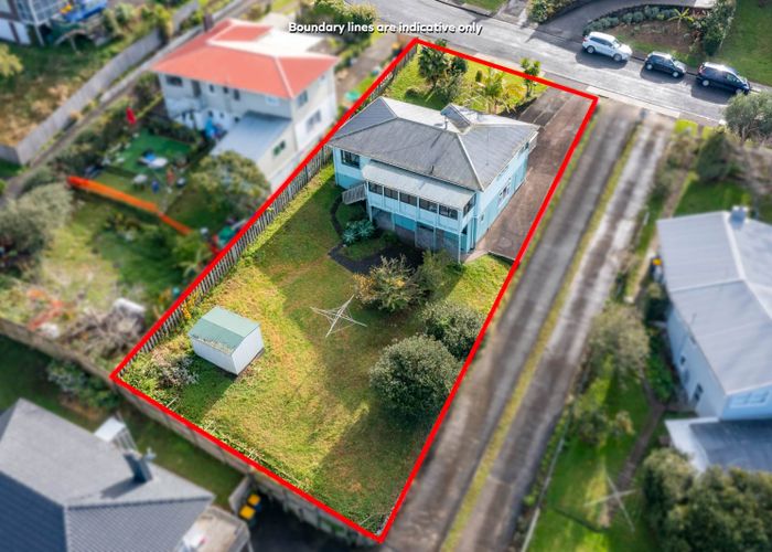  at 9 Camelot Place, Glenfield, Auckland