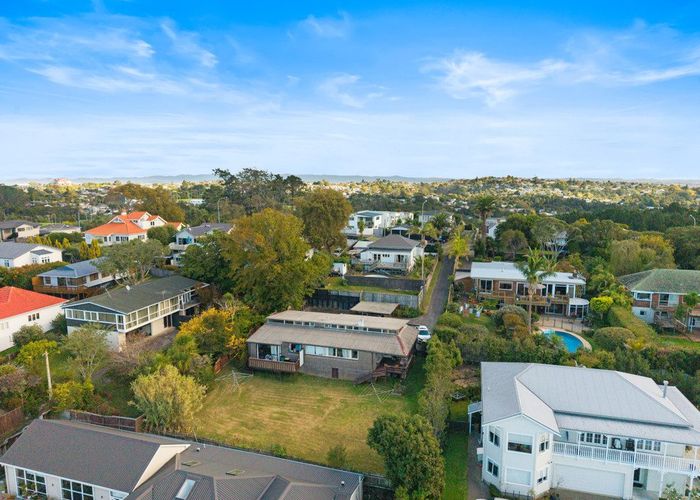  at 1 & 2/135 Glenfield Road, Hillcrest, North Shore City, Auckland