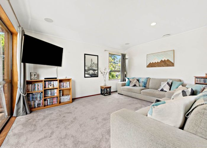  at 2/37 Lynwood Road, New Lynn, Auckland