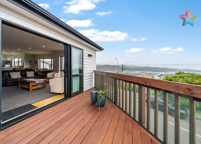  at 6 Poto Road, Normandale, Lower Hutt