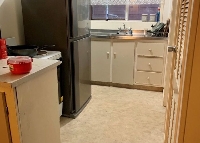  at 2/62 Carlisle Road, Browns Bay, North Shore City, Auckland