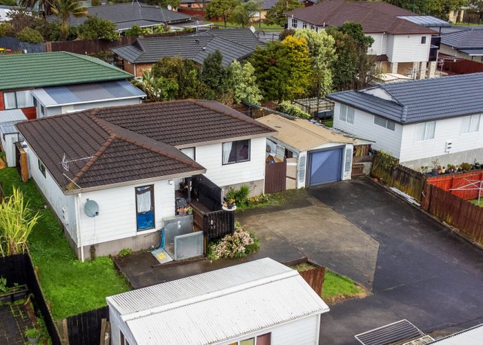  at 2/4 Myna Place, Weymouth, Manukau City, Auckland