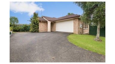  at 114 Riverton Drive, Randwick Park, Auckland
