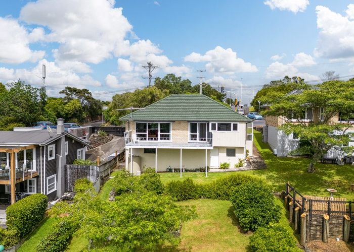  at 175 Glenfield Road, Hillcrest, North Shore City, Auckland