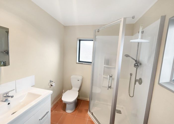  at 2/2 Vine Street, Mangere East, Manukau City, Auckland