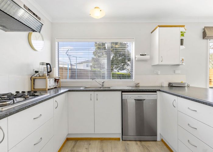 at 4 Rene Way, Huntington, Hamilton