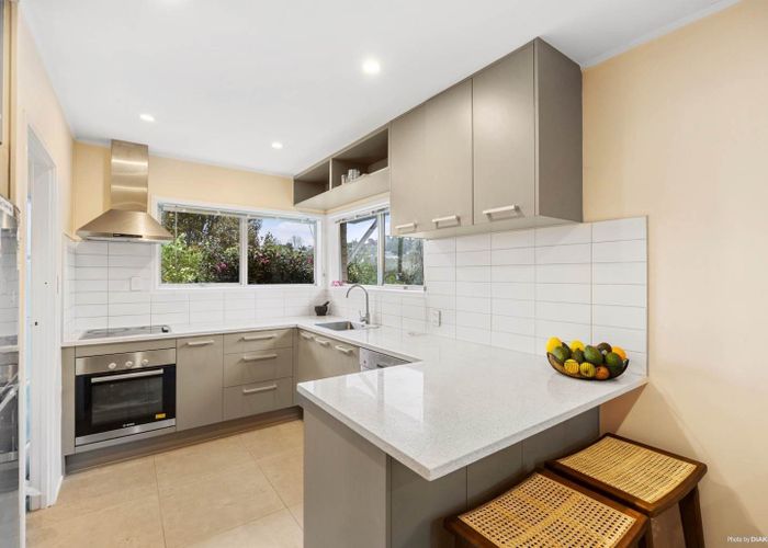  at 2/71 Bentley Avenue, Glenfield, North Shore City, Auckland