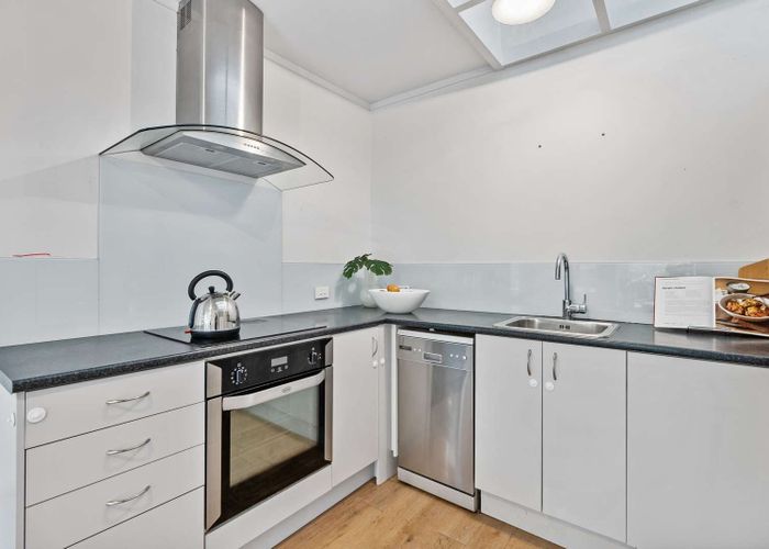  at Morningside, Auckland City, Auckland