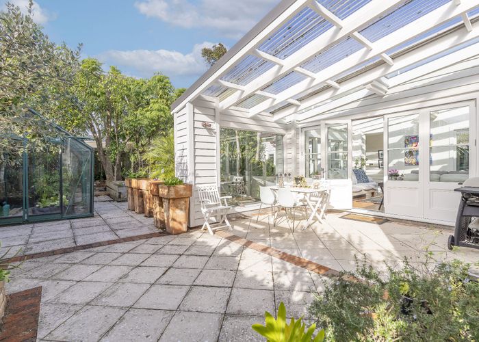  at 7 Queen Street, Northcote Point, North Shore City, Auckland