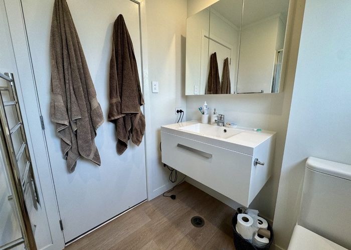 at 4/141 Wallace Road, Mangere Bridge, Auckland