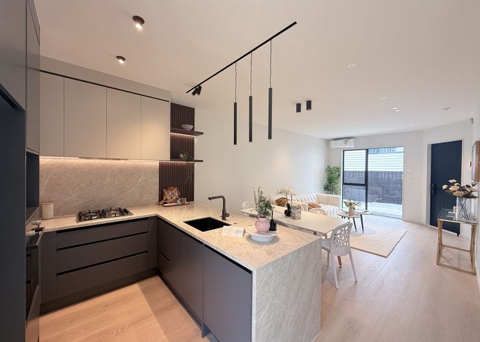  at 2-4/54 Boakes Road, Mount Wellington, Auckland City, Auckland