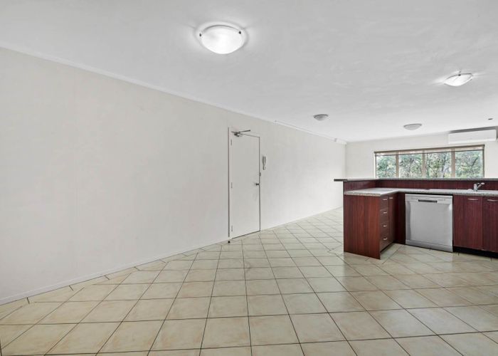  at 18/120 Beach Haven Road, Beach Haven, North Shore City, Auckland