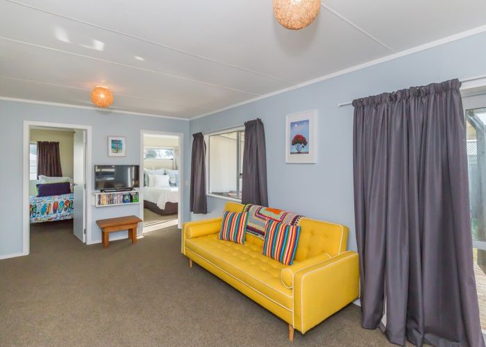  at 21 Rua Avenue, Waitarere Beach, Levin